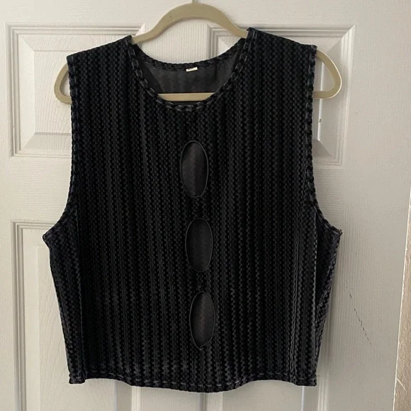 Fashion Brand Company Black Textured Crop Top - Picture 1 of 4